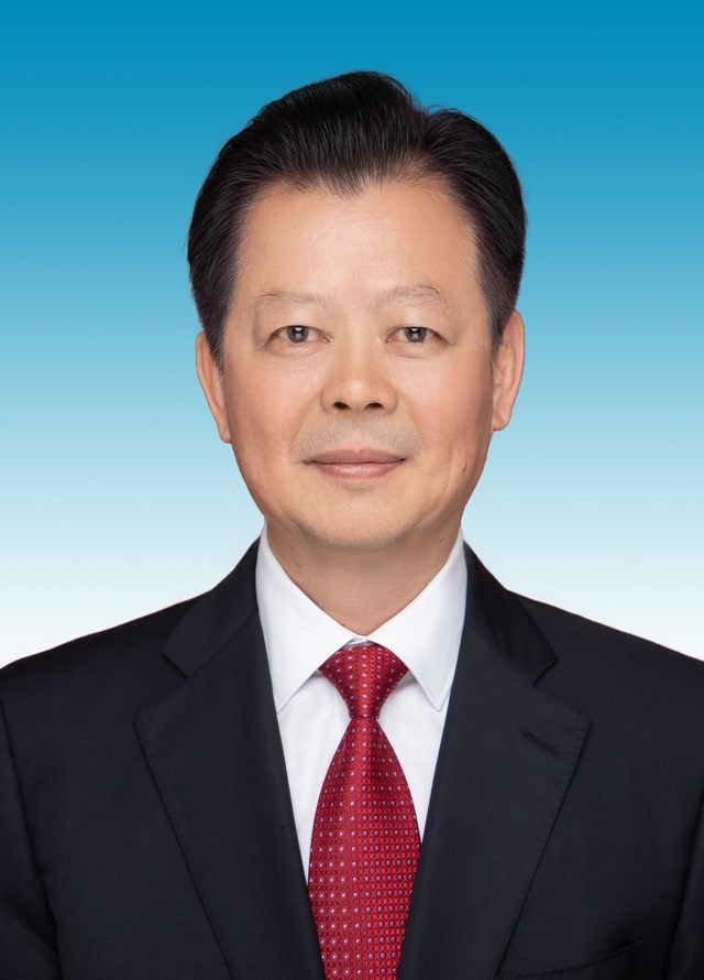 洪岳伟1.jpg